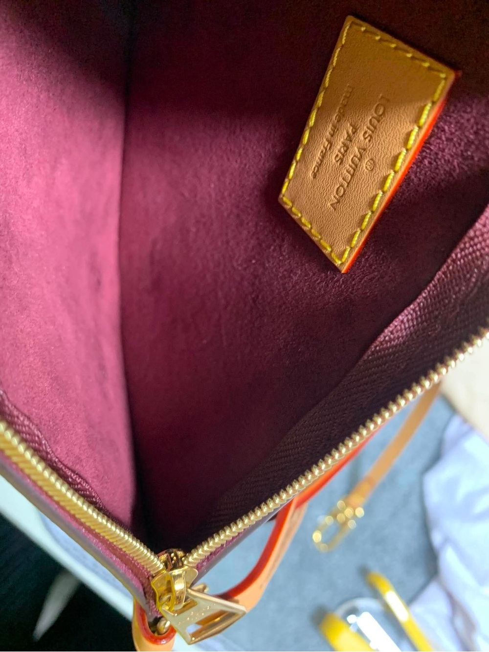 Louis Vuitton Carry all - Picture 11 of 15